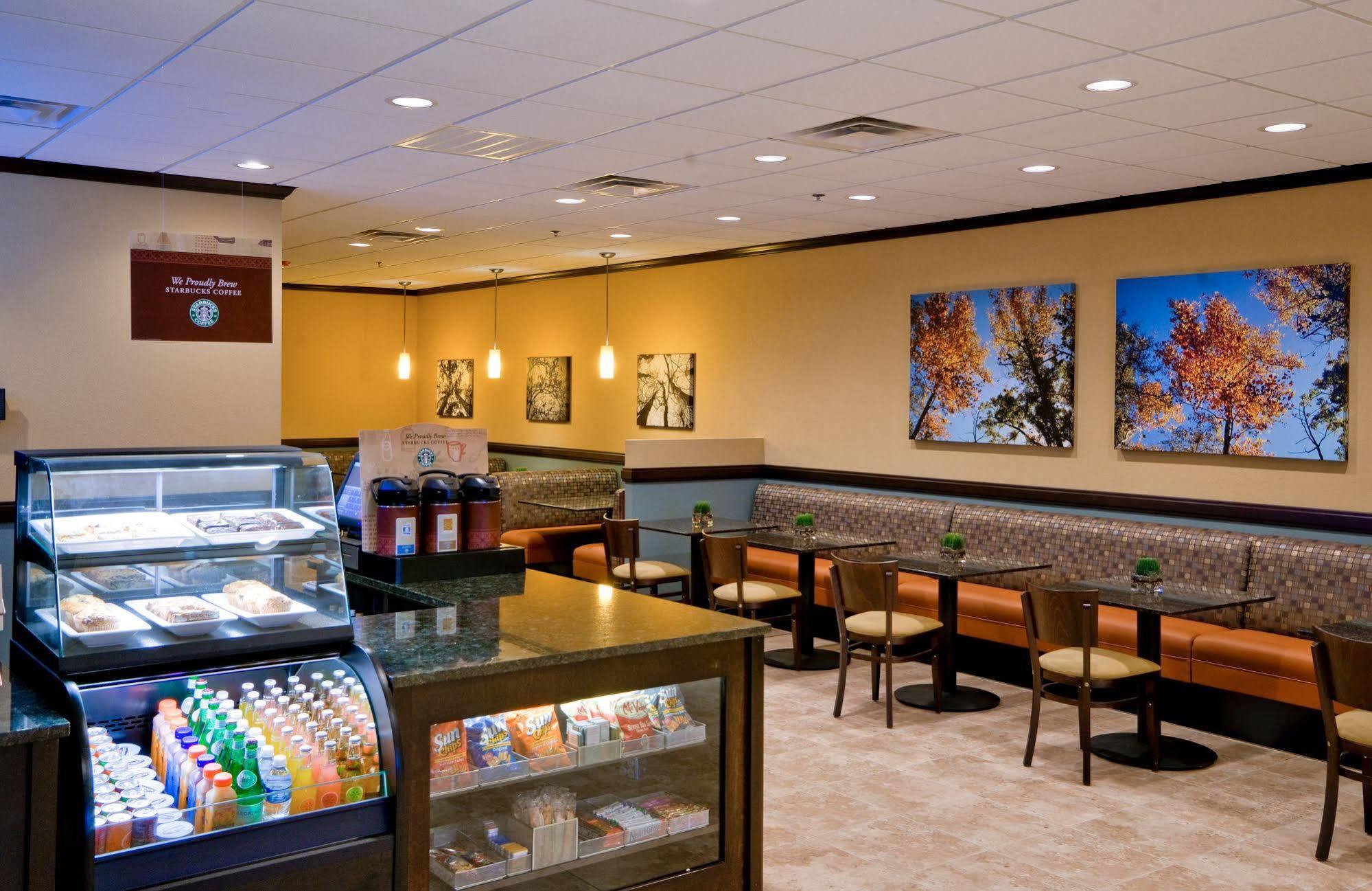 Wyndham Garden Oklahoma City Resort & Conference Hotel Near Airport, Fairgrounds Paycom & I40 Restaurant billede