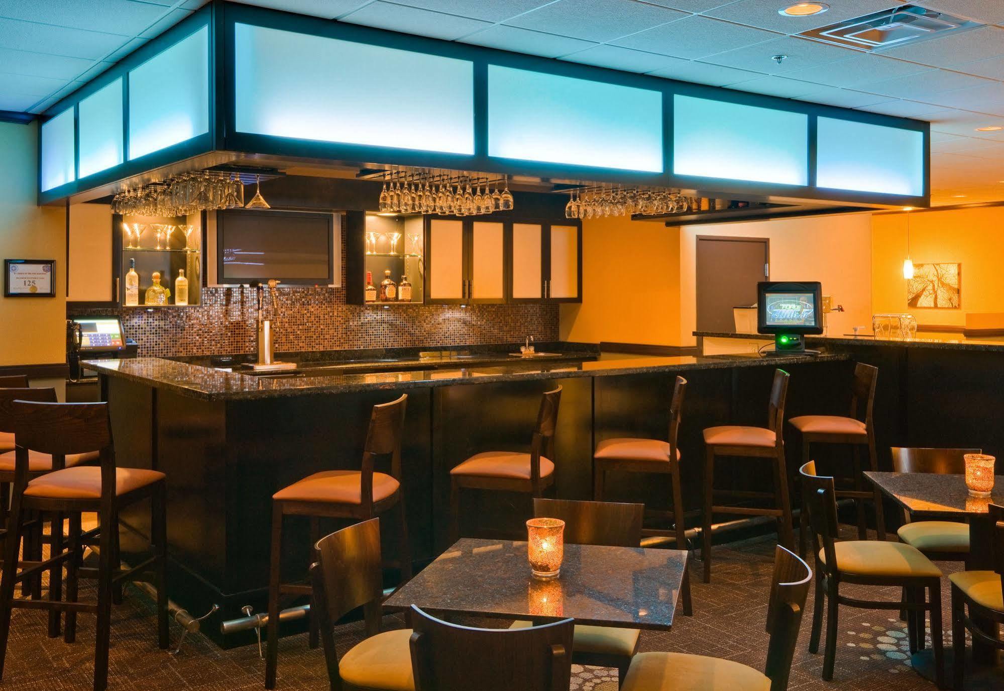 Wyndham Garden Oklahoma City Resort & Conference Hotel Near Airport, Fairgrounds Paycom & I40 Restaurant billede